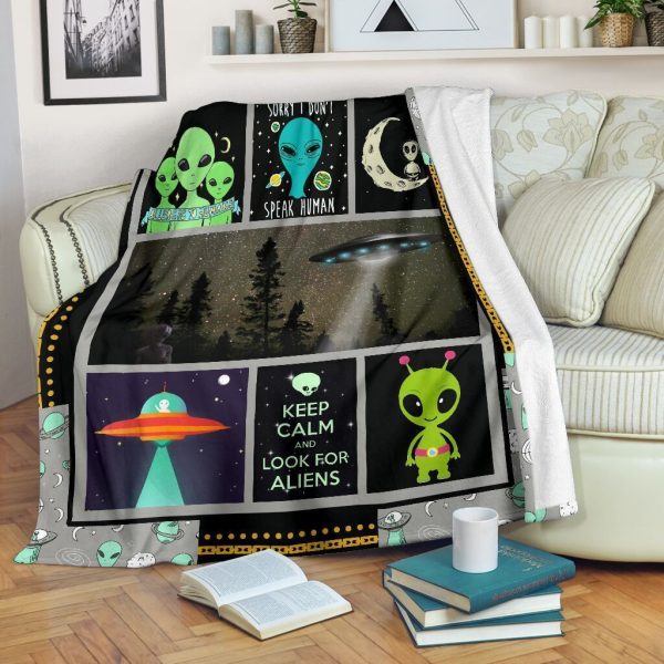 Funny Alien Ufo Abduction Fleece Blanket - Image 2